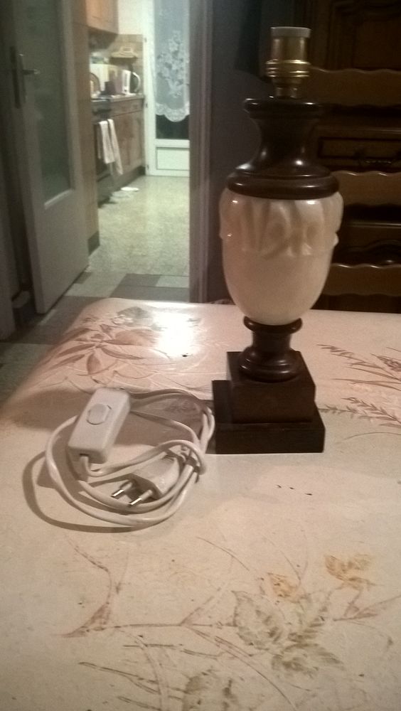 Pied lampe de chevet bois/alb�tre vintage. 12 Flers-en-Escrebieux (59)