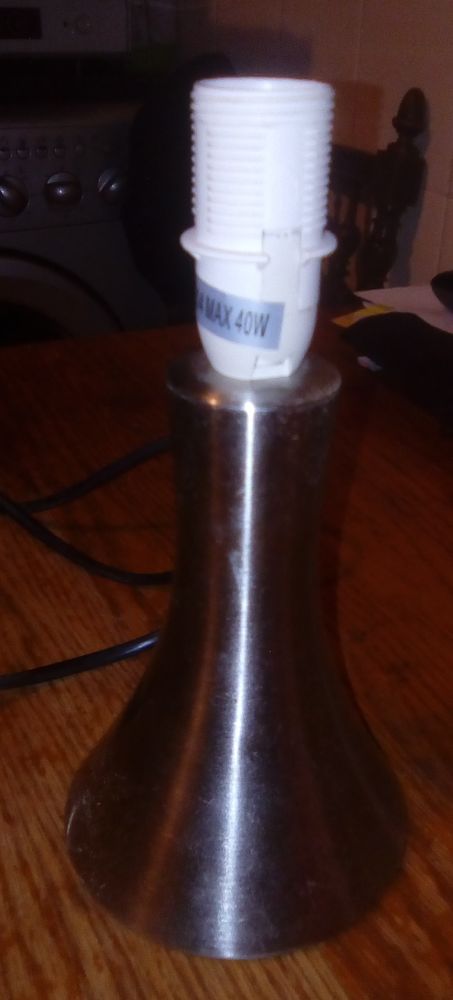 pied m�tallique de lampe 4 Beauchamp (95)