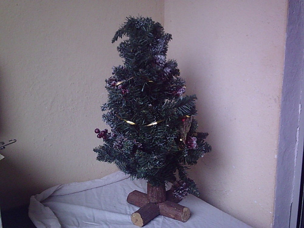 Pied m�tallique pour sapin et Sapin Artificiel de Table  3 � 3 Bouxwiller (67)