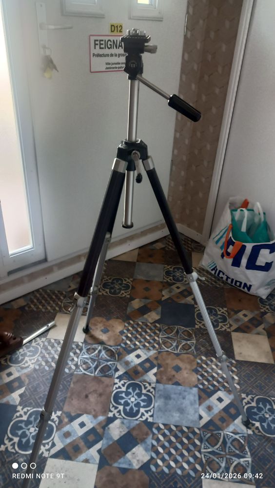 pied pour appareil photo et camera 20 Tinqueux (51)