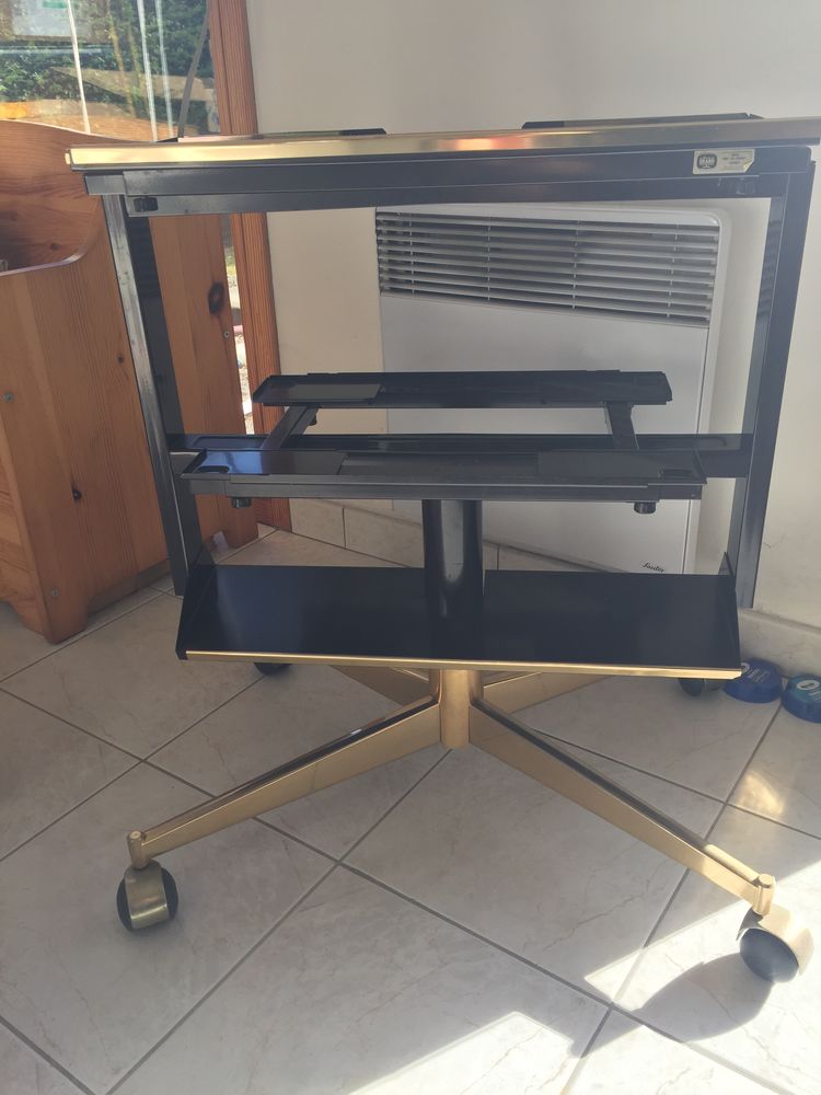 pied TV Sur roulettes pour supporter TV et magn�toscope 30 Locon (62)
