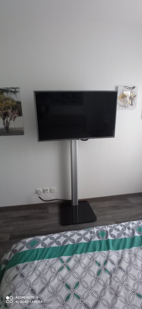 Pied de T�l�viseur 80 Vaulx-en-Velin (69)