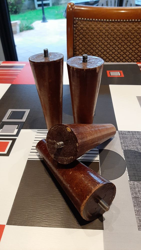 PIEDS DE LIT EN BOIS 10 Jassans-Riottier (01)