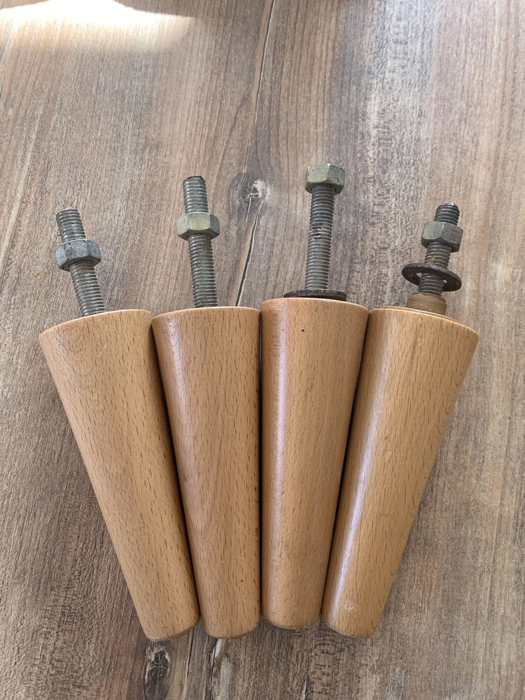 4 pieds de lit en bois 12 Saleilles (66)