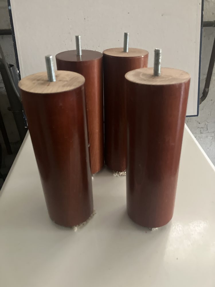 4 pieds de lit en bois 10 Cambronne-l�s-Rib�court (60)