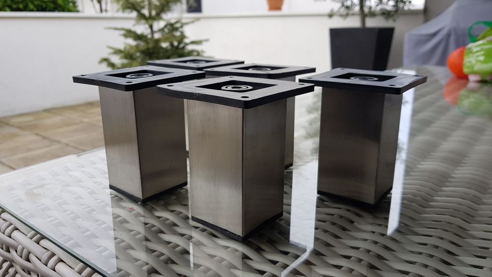 Pieds carr�s inox 24 Floirac (33)