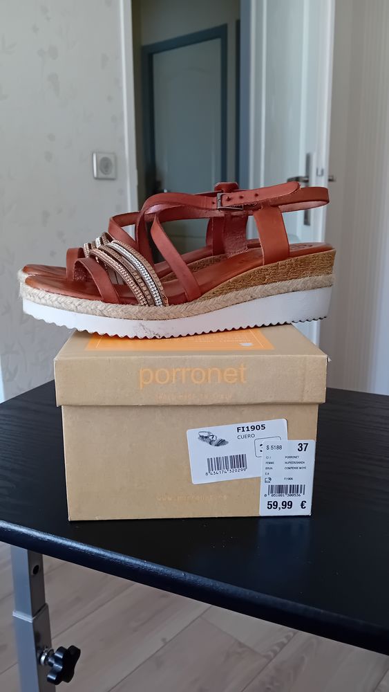 NU PIEDS COULEUR COGNAC MARQUE PORONETT TOUT CUIR 30 Bouzonville (57)