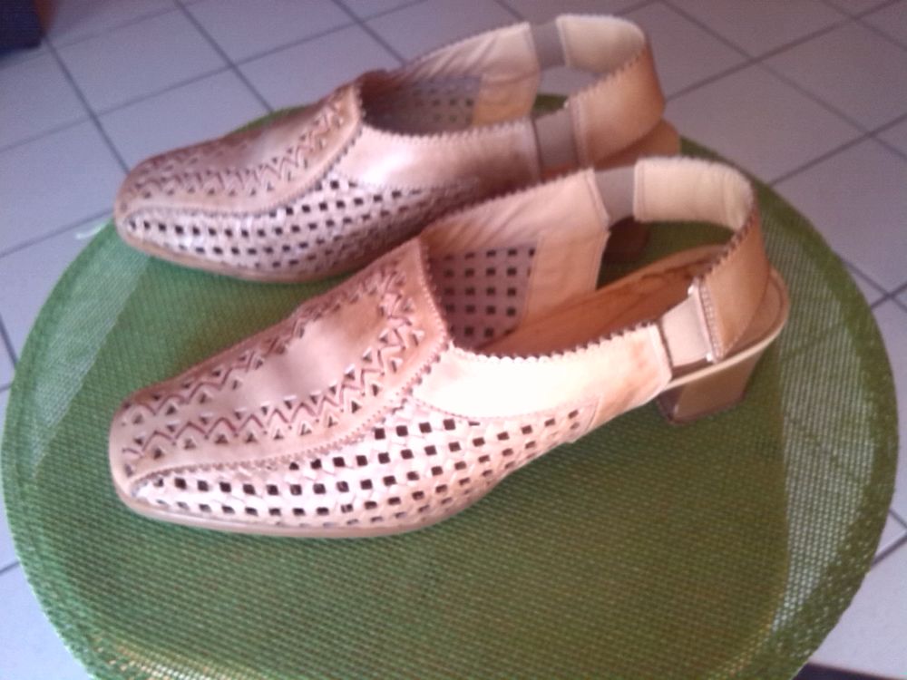 NU PIEDS FEMME 10 Rosi�res (43)