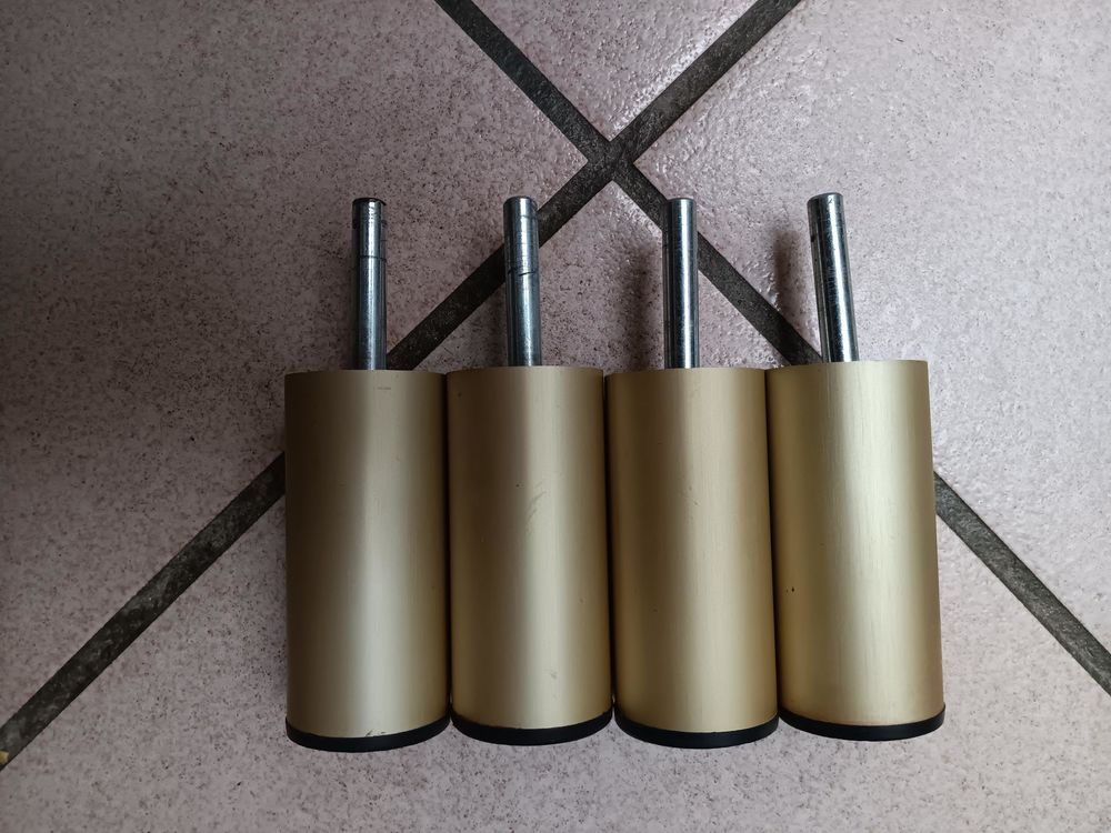 Pieds de lit m�tal 6 V�lizy-Villacoublay (78)