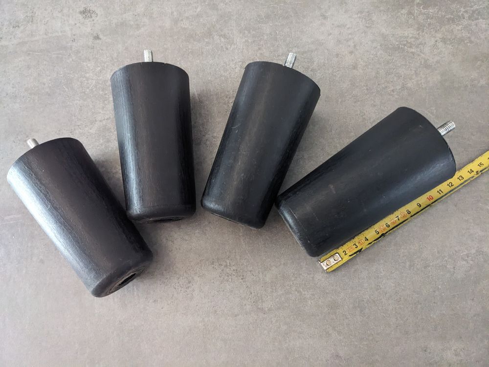 4 pieds de meuble lit ou autre + ou - 11 cm en parfait �tat. 6 Marseille 13 (13)