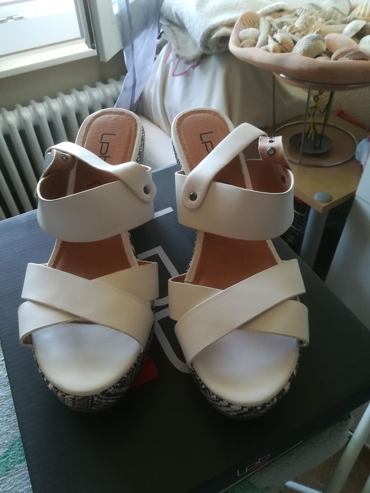 nu-pieds les petites bombes 45 Morteau (25)