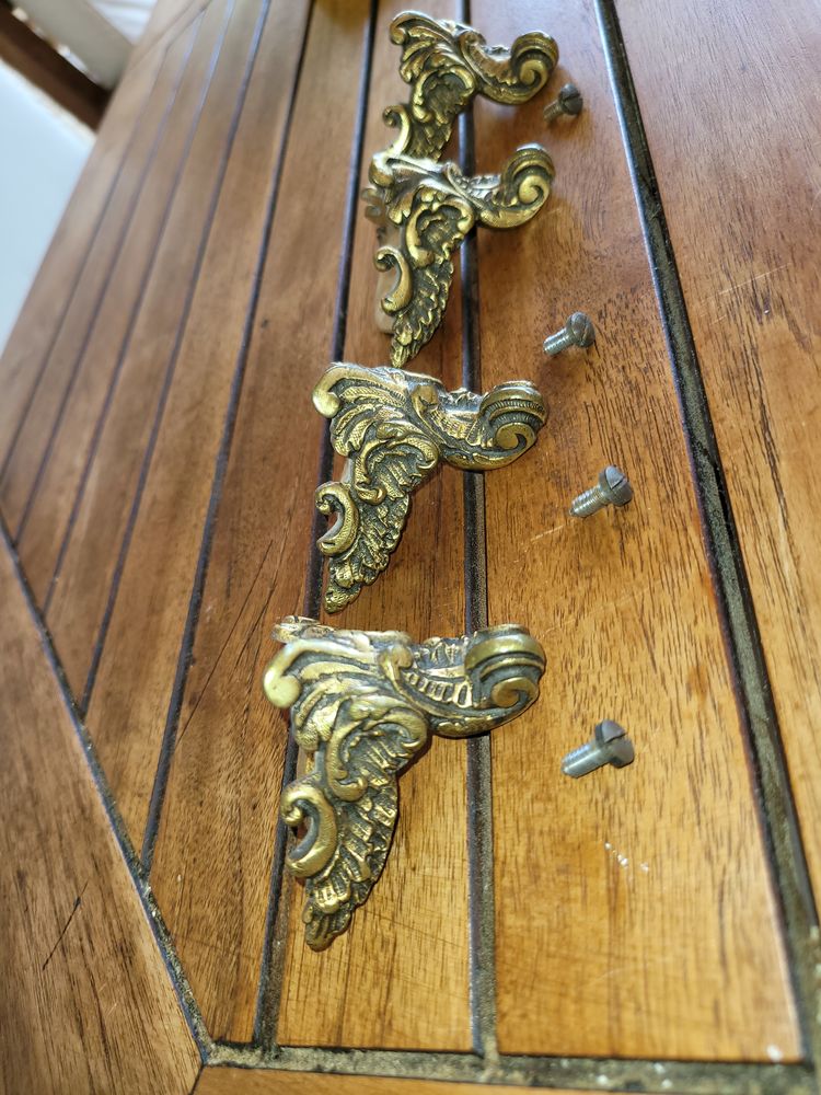 Pieds style bronze dor� 20 La Cadi�re-d'Azur (83)