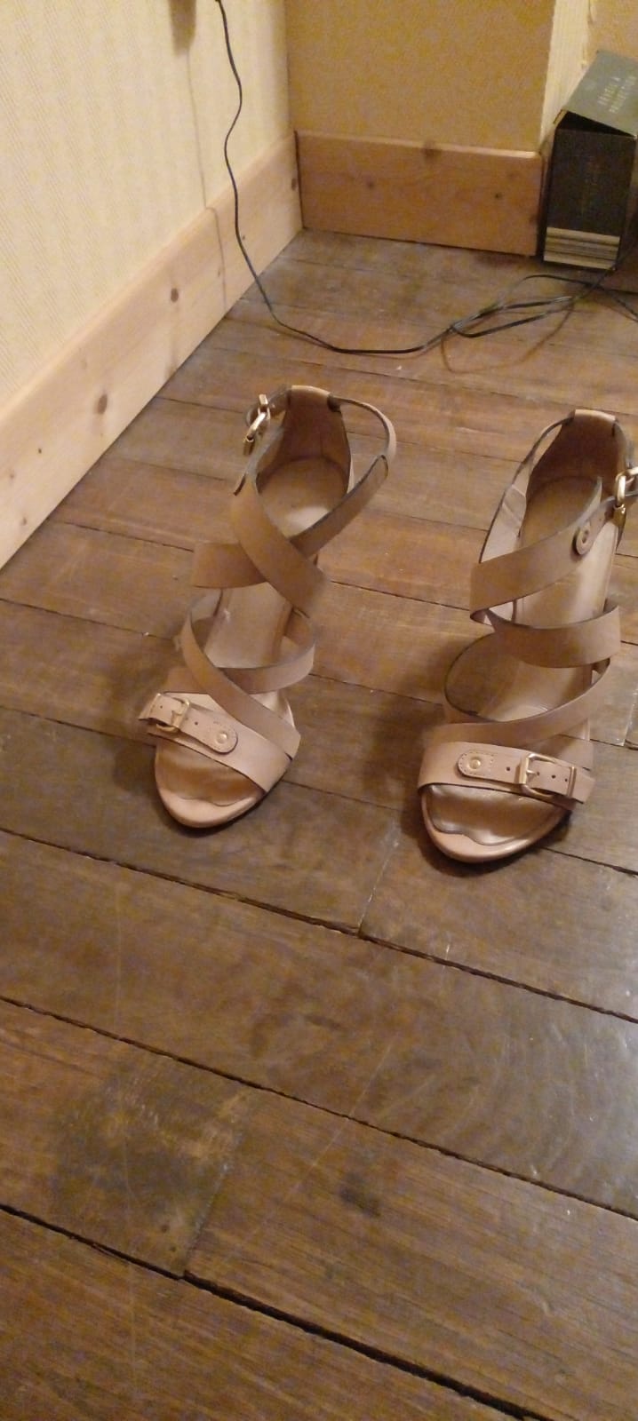 Nus-pieds � talons 18 Aoste (38)