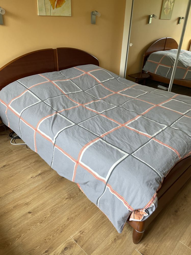 Lit pieds et t�tes relevables 160 x 200 300 Le Mesnil-Saint-Denis (78)