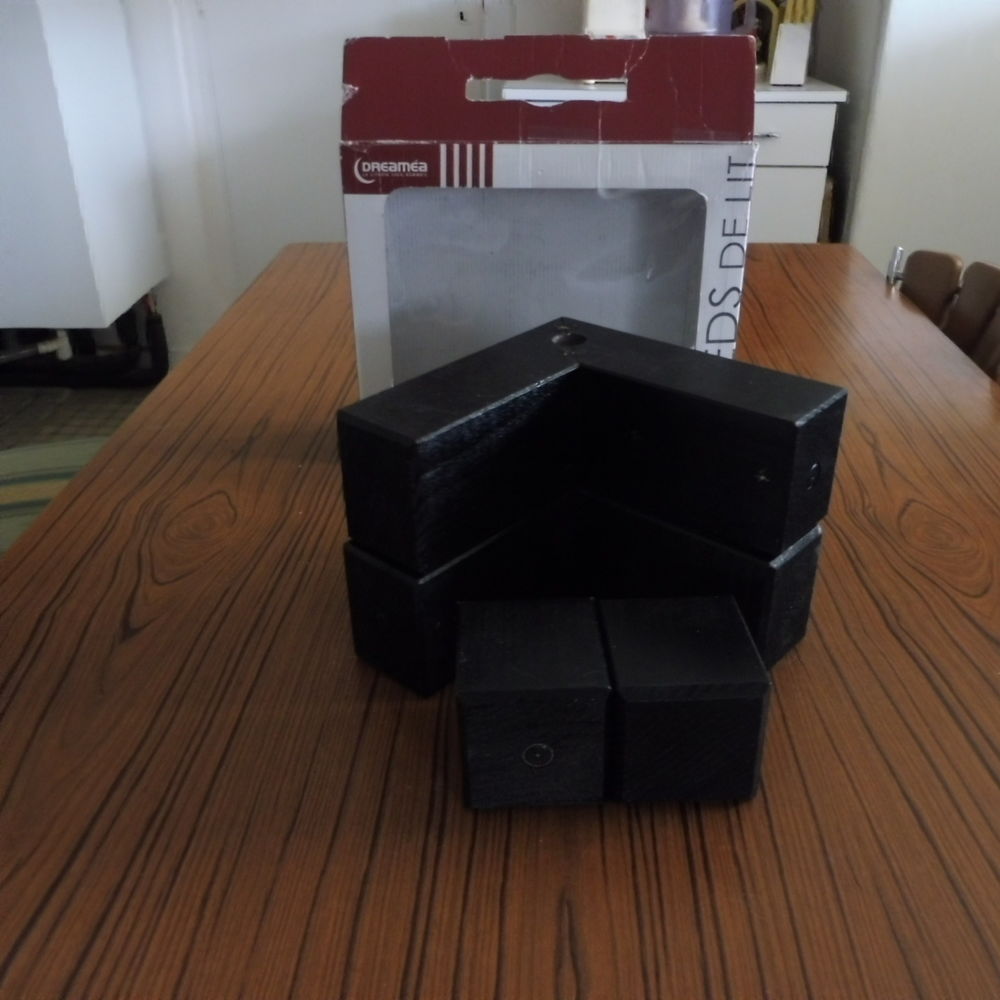 PIEDS   DE  LIT 20 Laval (53)