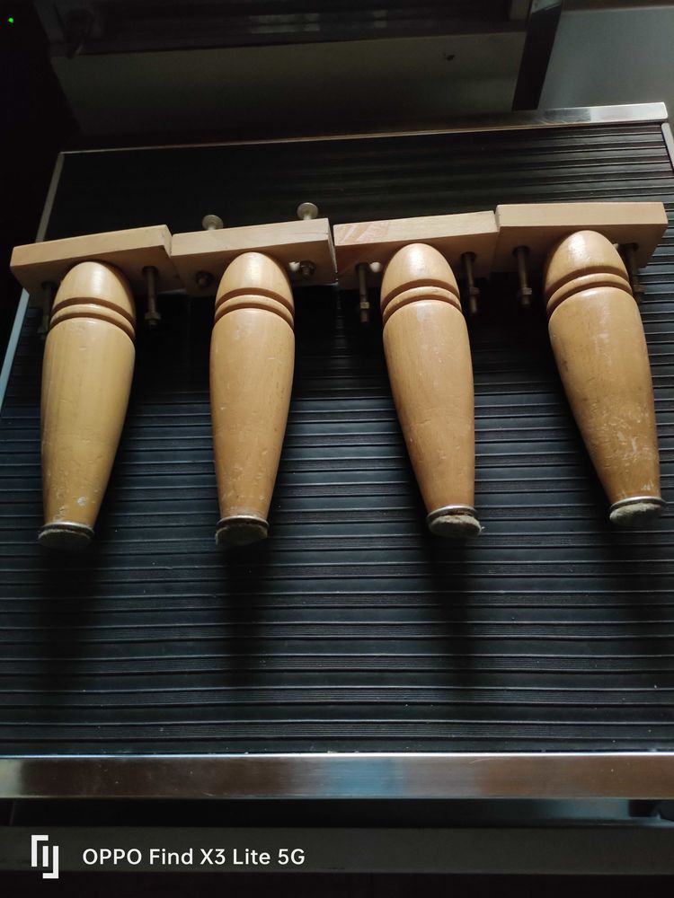 pieds  de lit 2 Saint-�tienne-des-Oulli�res (69)