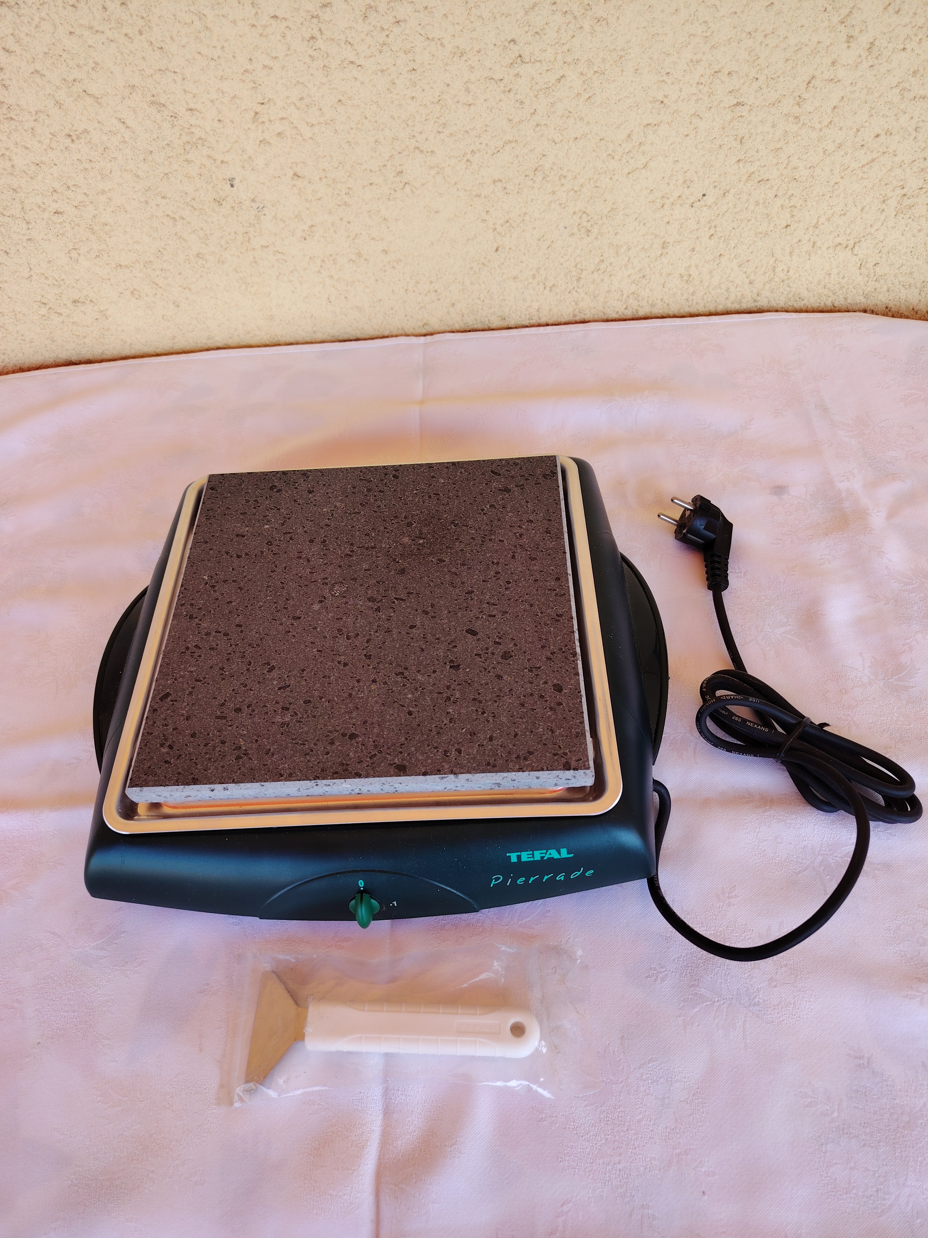 Pierrade TEFAL
30 Salon-de-Provence (13)