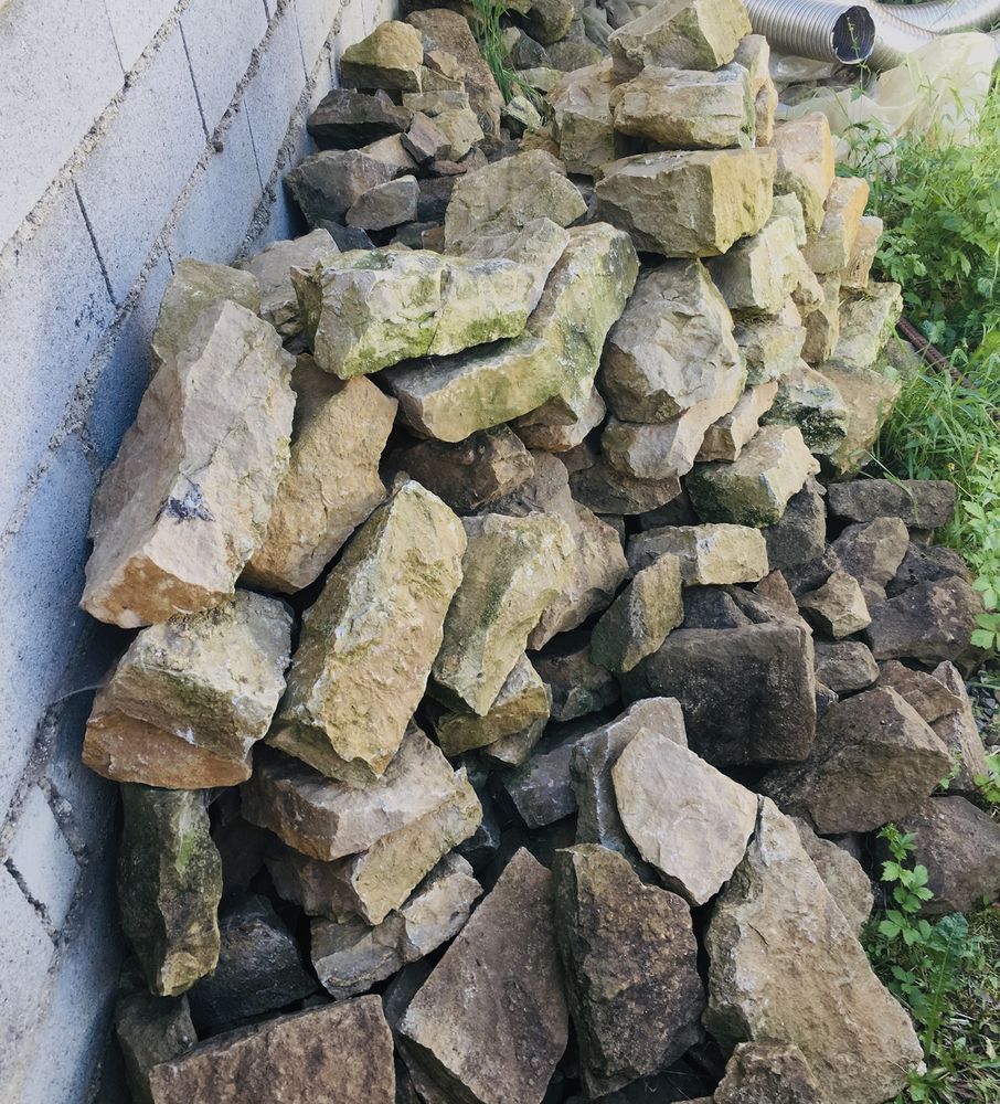 Pierre � b�tir 40 Vivier-au-Court (08)