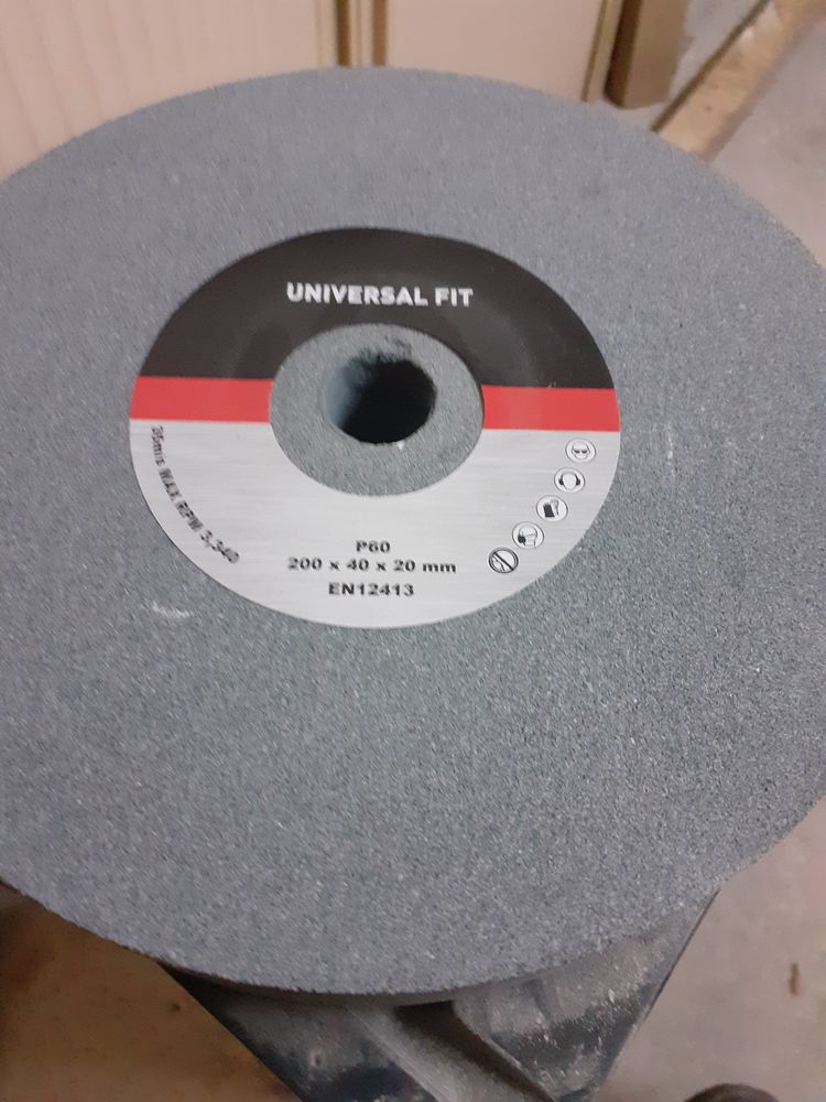 Pierre de meulage aff�tage 10 Fourchambault (58)