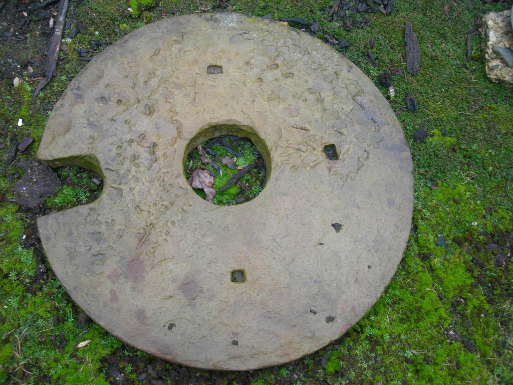 Pierre de Meule Ancienne pour D�coration 80 Plaisance (12)