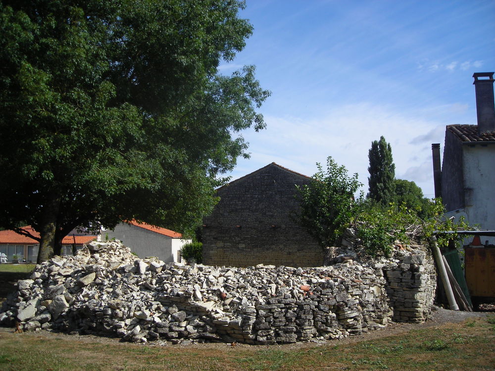 Pierres de d�molition maison 0 Bercloux (17)