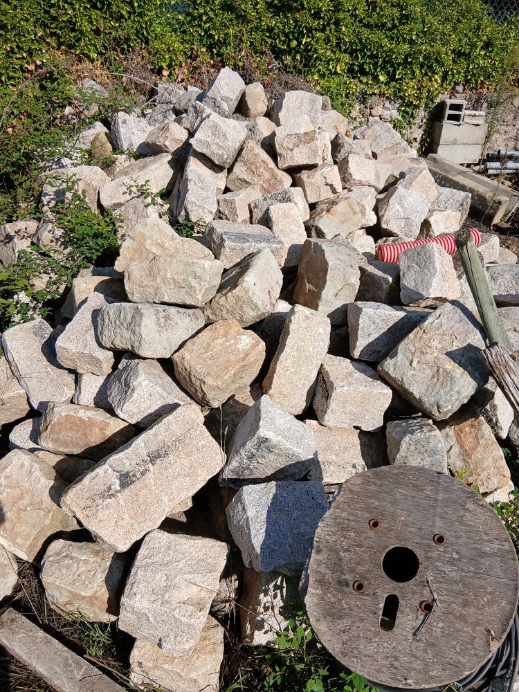 Pierres de taille 1 Lachapelle-sous-Aubenas (07)
