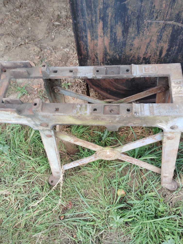 Pi�tement en fonte 80 La Fl�che (72)