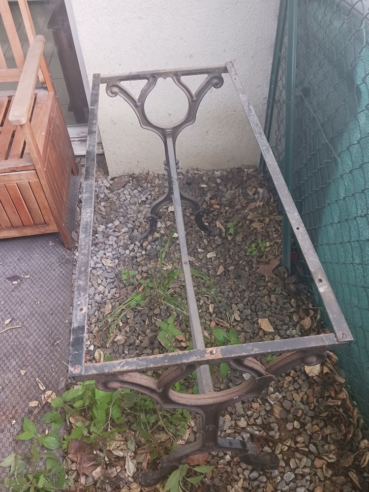 Pi�tement fer d une table bistrot 0 Draguignan (83)