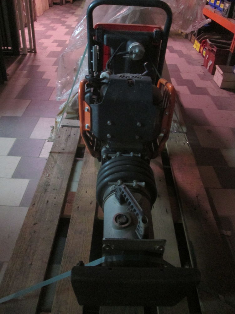 Pilonneuse altrad 1400 Saint-Porquier (82)