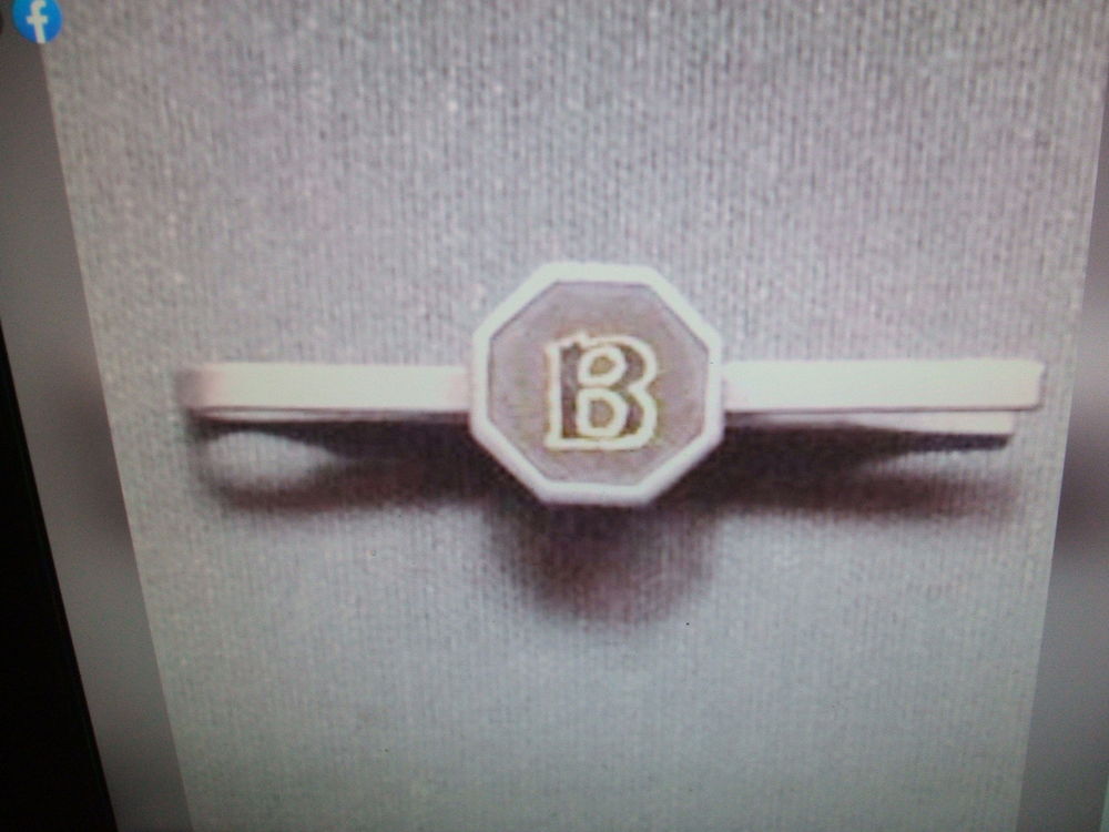 Pince � cravate  Vintage . 9 Montceau-les-Mines (71)