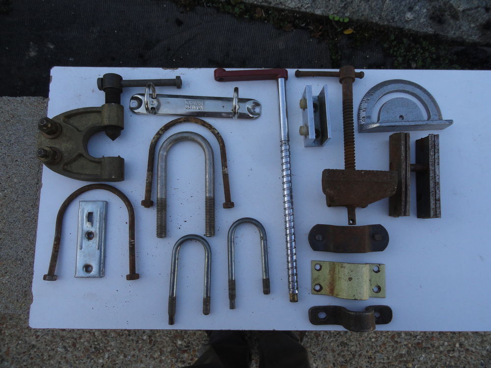 Pince �tau , U , tiges filet�es , divers 6 Sabl�-sur-Sarthe (72)