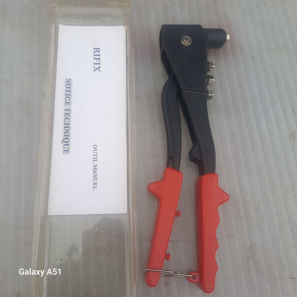 Pince a riveter  Rifix semi professionnel 15 Thouar�-sur-Loire (44)
