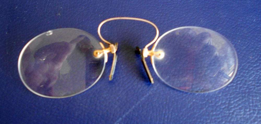 PINCE-NEZ fin 19 �me 25 Lagny-sur-Marne (77)