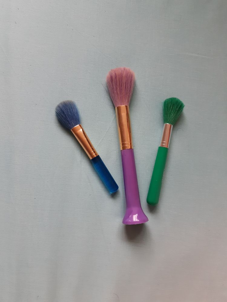 Lot de 3 pinceaux � maquillage poudre et blush 6 Paris 14 (75)