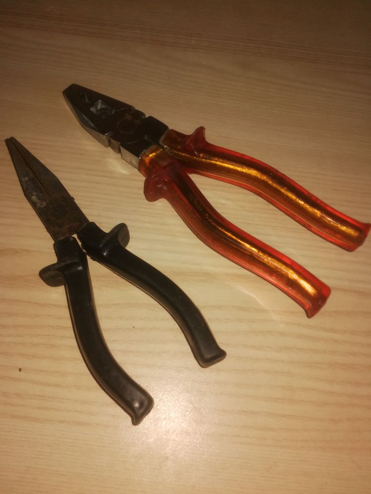 2 pinces diff�rentes 1 Le Creusot (71)