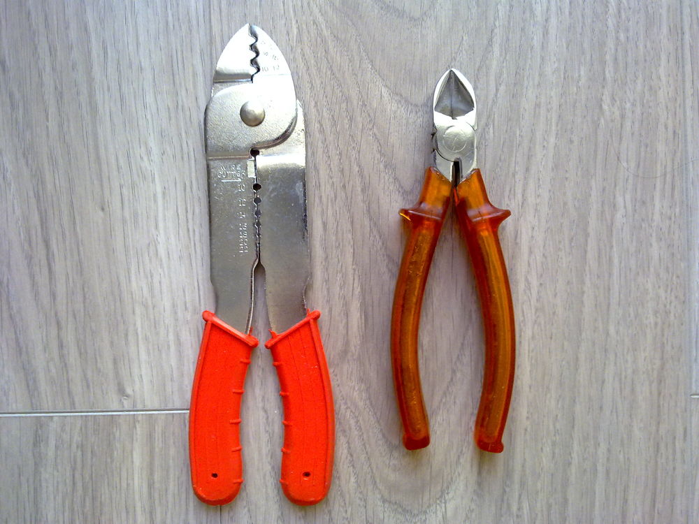 Lot 2 pinces �lectricit� 10 Clichy (92)