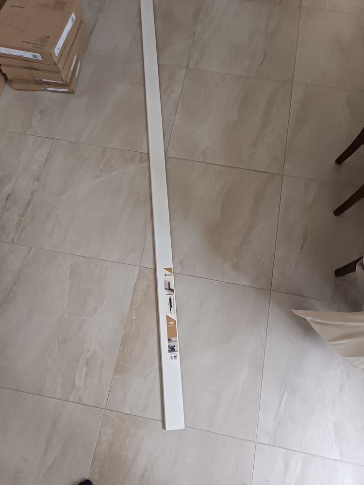 Pinthe Artens 2.4m *7.8cm*1.2cm 3 Chelles (77)