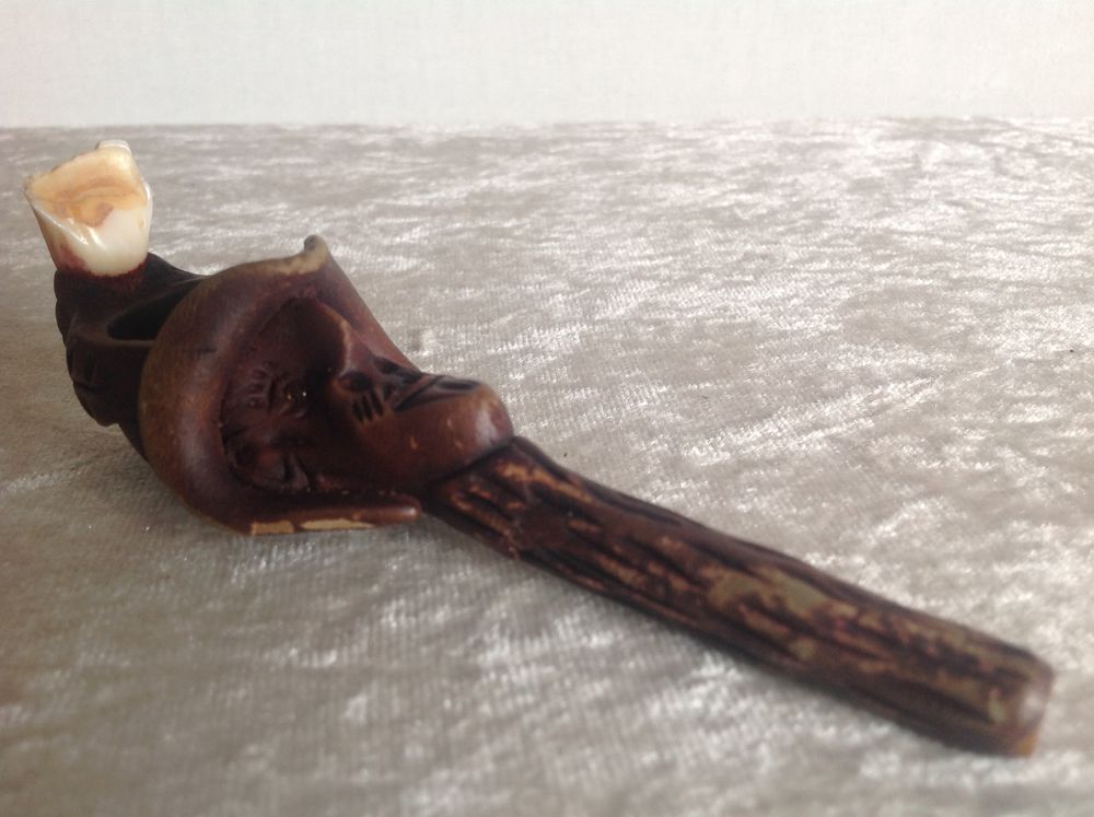 PIPE COWBOY EN R�SINE AVEC DENT CROCODILE Envoi possible
15 Tr�gunc (29)