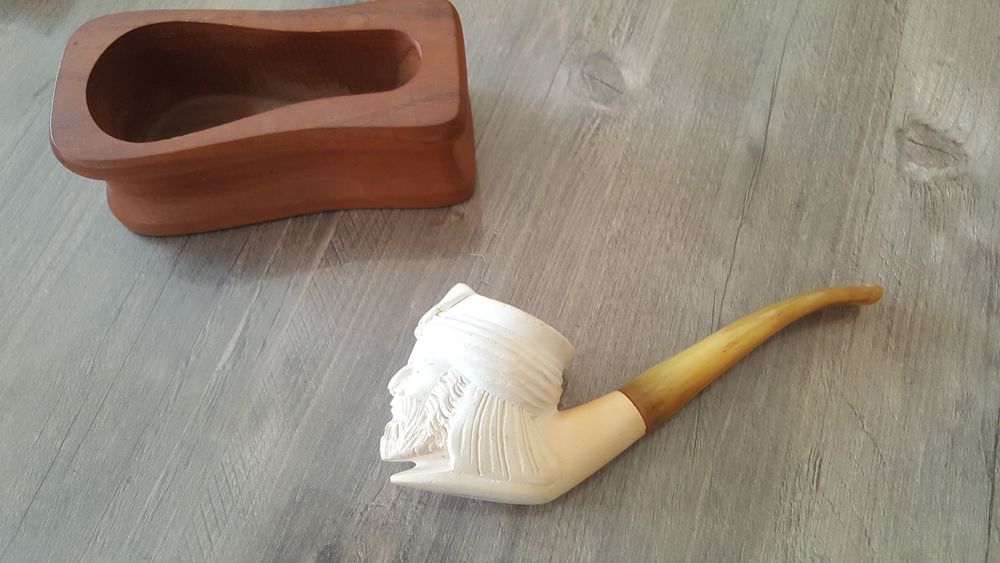 Pipe en �cume, t�te sculpt�e support Decatur Industries Deco 17 Saint-Jean-de-Braye (45)