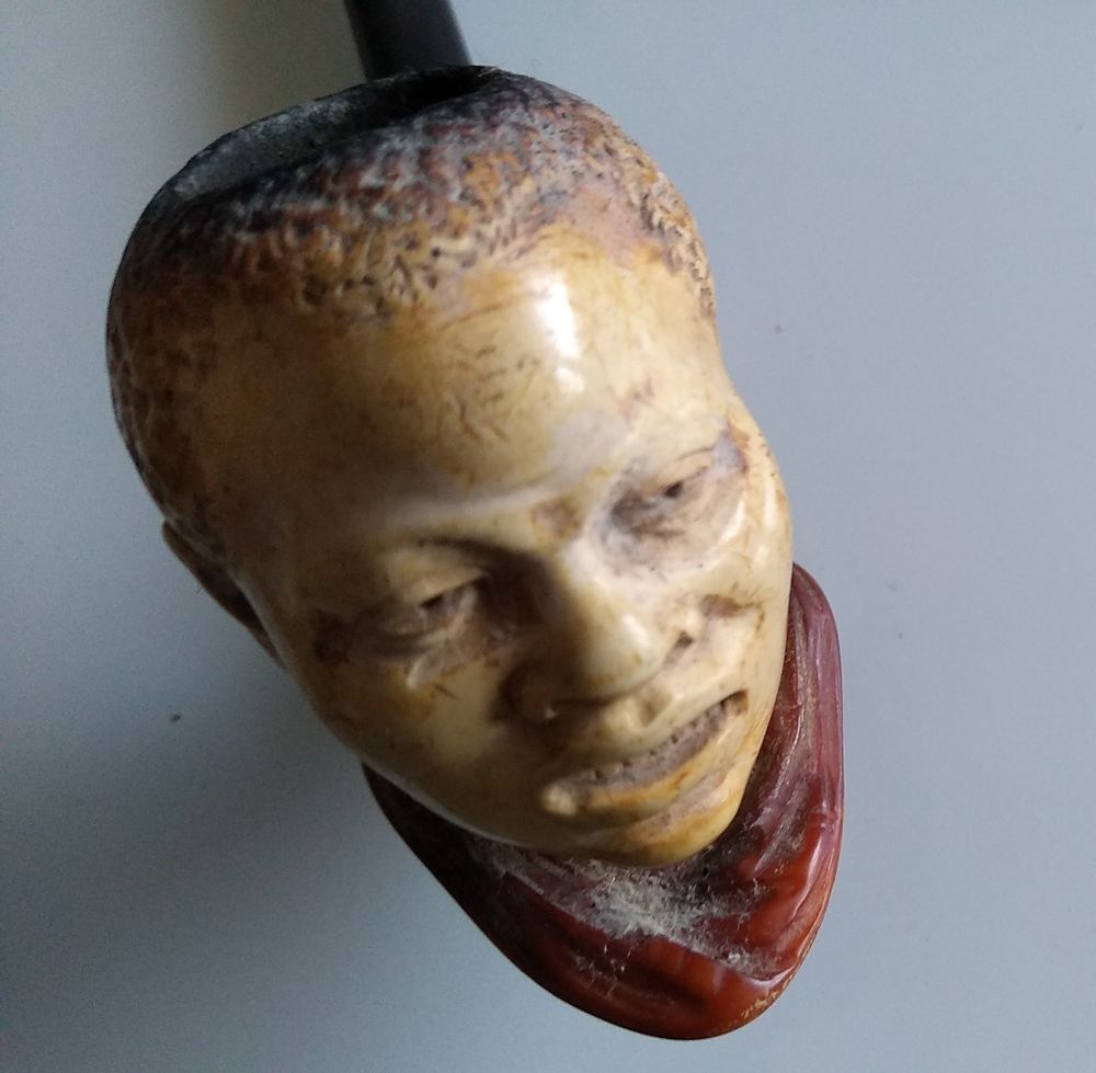 Pipe �cume de mer type   t�te de n�gre   75 Fr�jus (83)