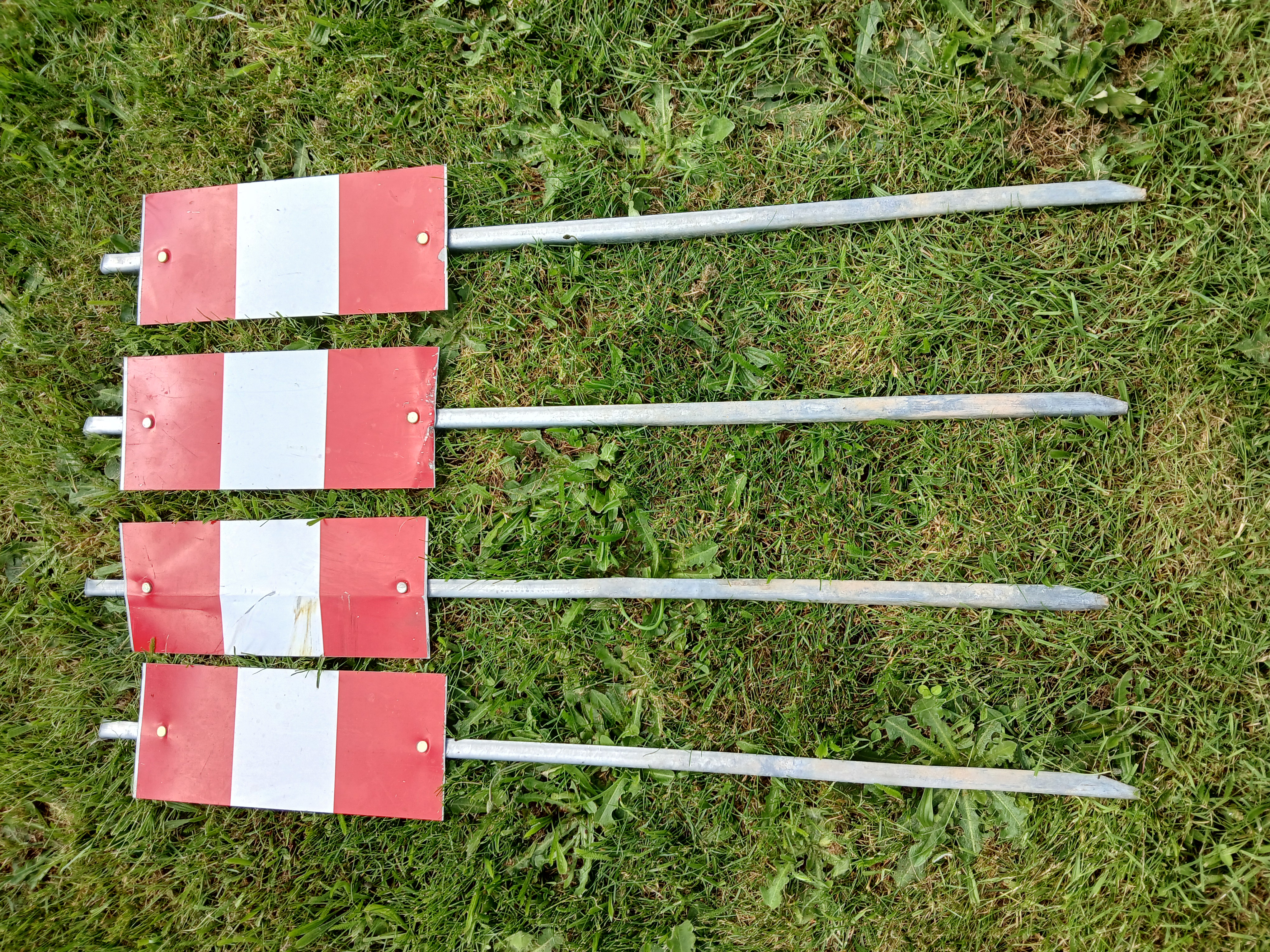 4 piquets de chantier 8 Quinssaines (03)