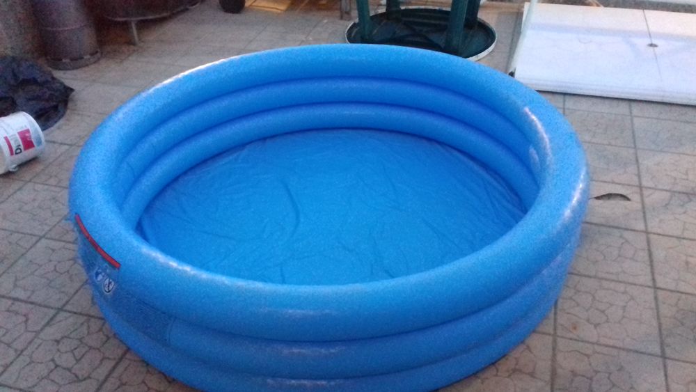 Piscine enfant 3 boudins
20 Sept�mes-les-Vallons (13)