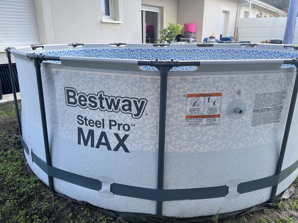 Piscine hors sol 3m66 + pompe � sable 250 Fargues (33)