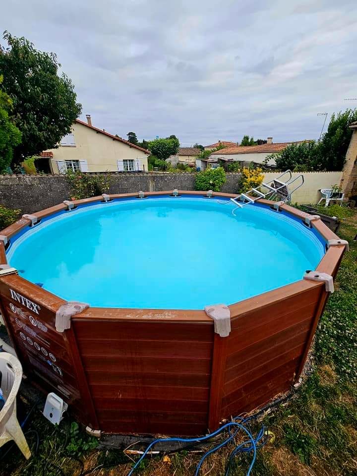 Piscine hors sol intex Sequo�a  + robot Dolphin S200 1000 Chauray (79)