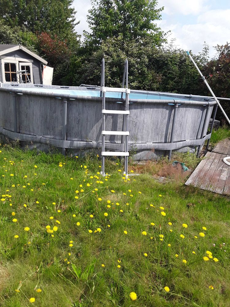 Piscine+hors+sol+ronde+avec+tout+l'�chelle+et+bache 270 Saint-Saturnin (72)