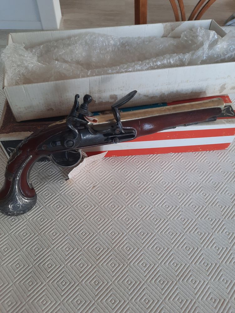 Pistolet de collection ? R�plique du pistolet G Washington 90 Saint-Rapha�l (83)