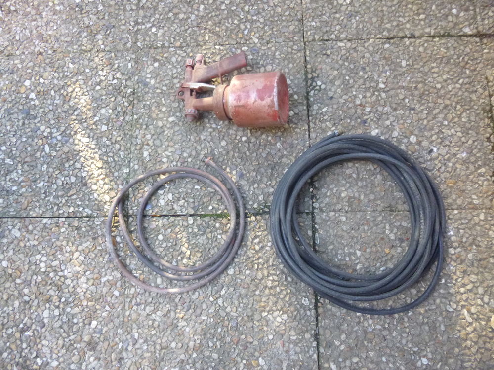 pistolet de peinture+ tuyaux . 15 Saint-Malo-de-Phily (35)