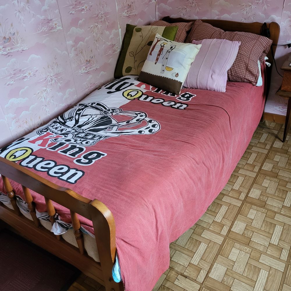 lit d'une place 190x90+ petite armoire 2 portes90 30 Amb�rieu-en-Bugey (01)