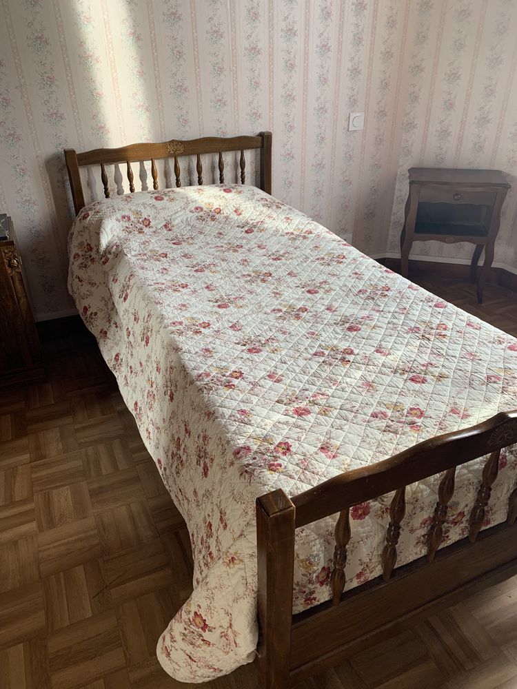 Lit une place et matelas  et armoir 50 Le Creusot (71)