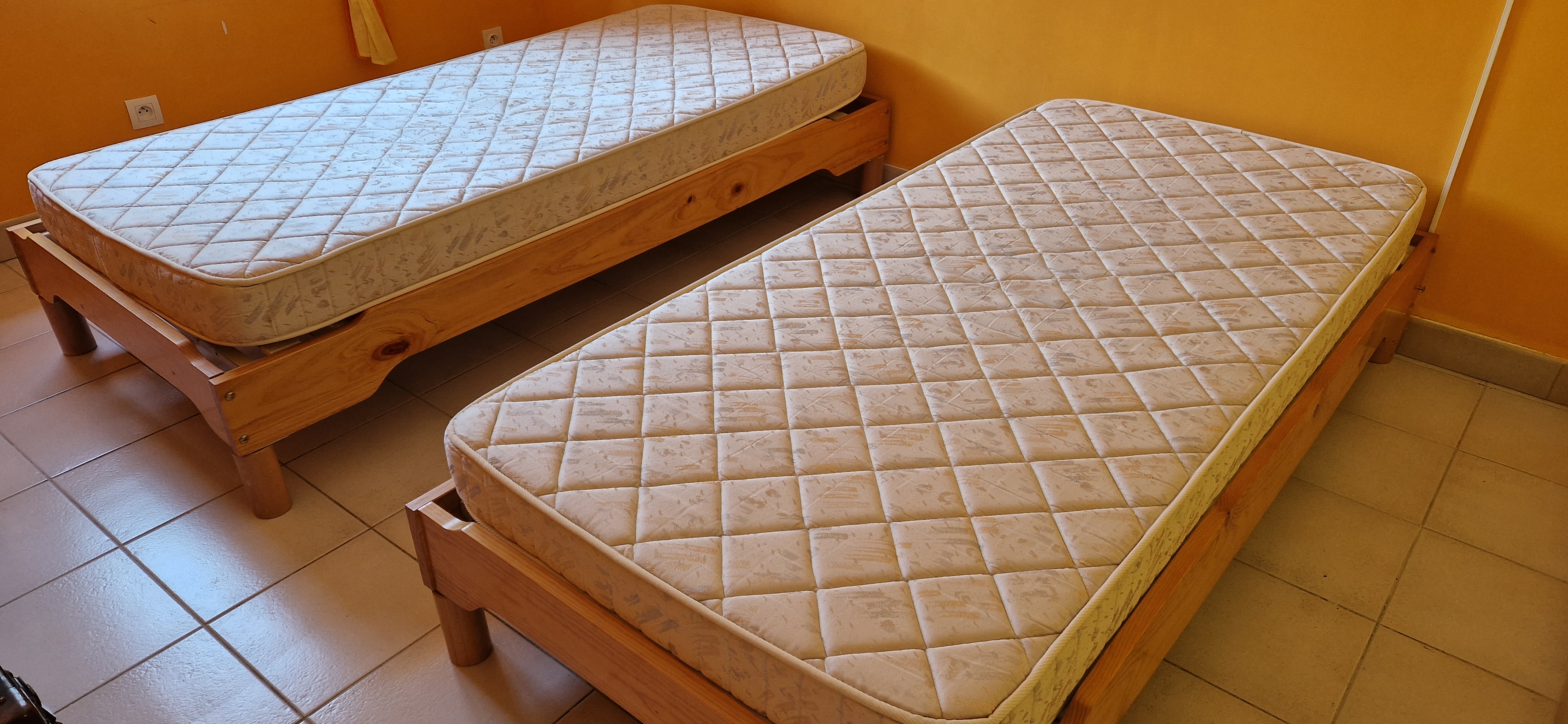 Lit 1 place 100 Salernes (83)